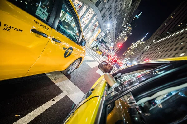 Sárga taxik new Yorkban — Stock Fotó