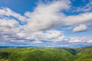 St Joseph dağ Carleton City, Gaspe, Quebec, Kanada üstten güzel panoramik görünüm.