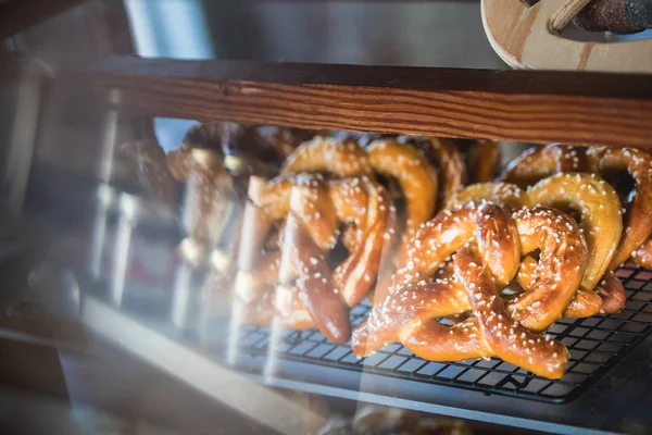 Close-up fresco assado saborosos pretzels . — Fotografia de Stock