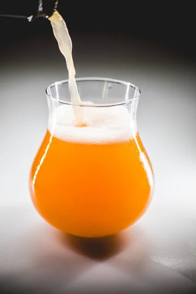 Pouring Homebrewed Rhubarb Beer White Foam — Stock Photo, Image