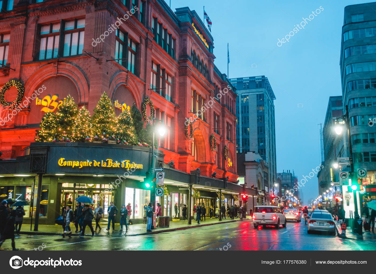 Montreal Canada November 2017 Baie Store Front Xmas Decorations Ste