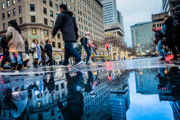 Montreal Kanada Listopada 2017 Osób Ruchu Rozmycie Chodzenie Fast Podczas — Zdjęcie stockowe