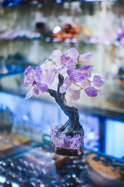 珍贵紫水晶石树 — 图库照片