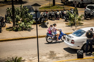 San Andres Adası, Kolombiya - Mart 2017 yaklaşık: Panorama adlı San Andres Havaalanı ya da öğleden sonra sıcak gün boyunca açık giriş.