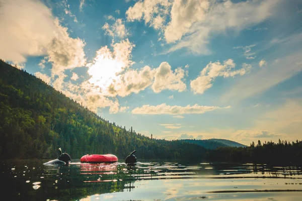 Gaspesie Canada Luglio 2017 Coppia Apneisti Che Parlano Insieme Alla — Foto Stock