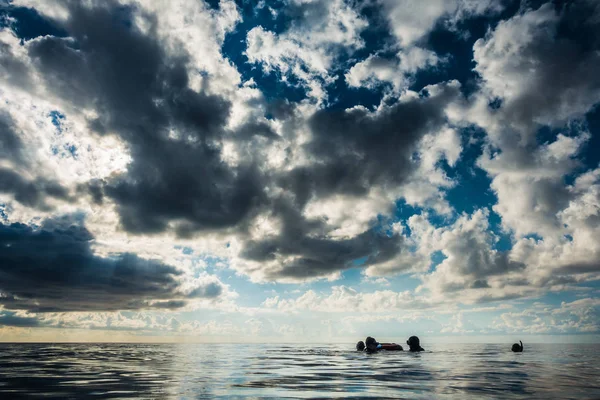 콜롬비아 2017 Freedivers는 준비가 카리브해 블루에 다이빙에 자리로 이동에 — 스톡 사진