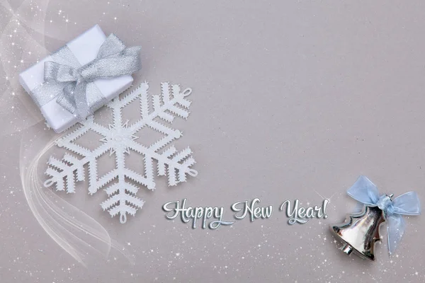 Noel hediye kar taneleri ve Noel ağacı oyuncak ile ayarla