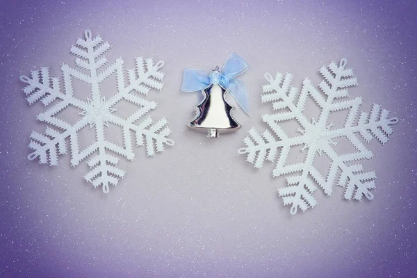 Noel hediye kar taneleri ve Noel ağacı oyuncak ile ayarla