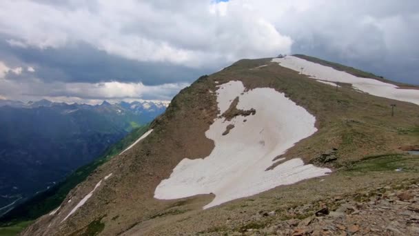 Montagne verte à Dombai karachay-cherkessia Russie 
