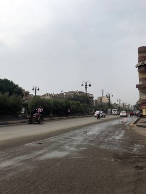 Giza, Kahire, Mısır yakınlarındaki bir caddede manzara