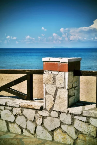 Architettura fronte mare primo piano in stile retrò — Foto Stock