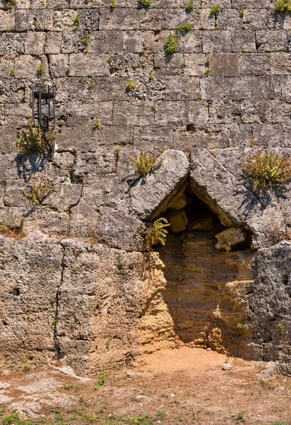 Kőfallal ősi erőd — Stock Fotó