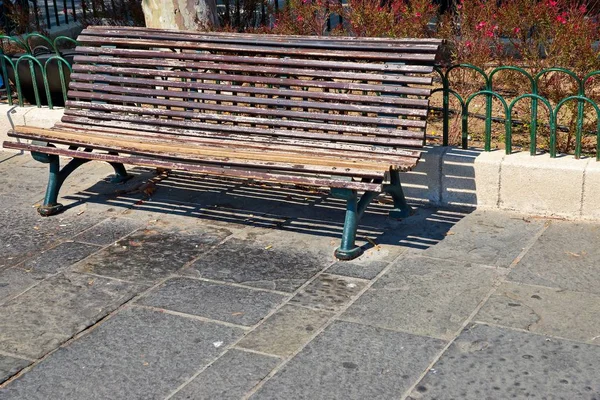 One bench for rest — Stock Photo, Image