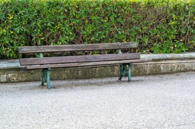 Parktaki boş bank