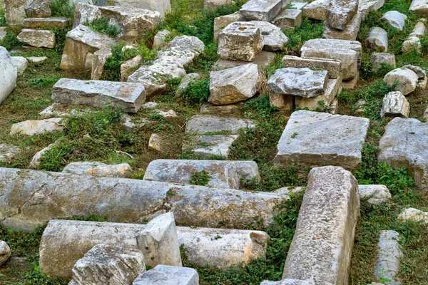 Πέτρινα ερείπια της αρχαιότητας — Φωτογραφία Αρχείου