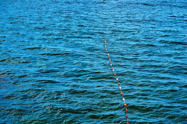 Superficie Agua Mar Continua Color Azul Con Una Pequeña Ola — Foto de Stock