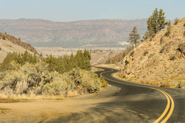 Toegangsweg naar Painted Hills, Wheeler County — Stockfoto