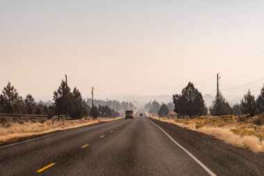 26. Otoyol 'da Madras ve Prineville arasında duman var.