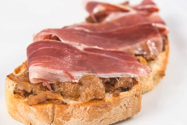 Un toast de bolet et de jambon ibérique — Photo