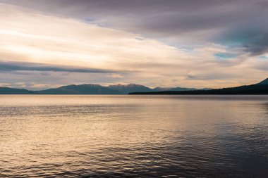 Tahoe Gölü 'nün gün batımı manzarası, Homewood