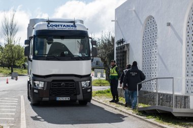 Portekiz ve İspanya sınırlarını Covid-19 riski yüzünden kapattılar.