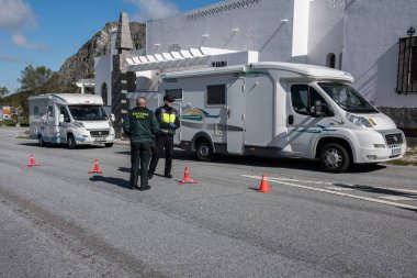 Portekiz ve İspanya sınırlarını Covid-19 riski yüzünden kapattılar.