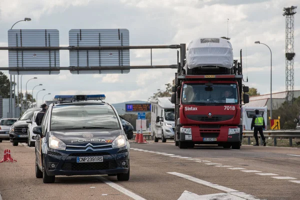 Control fronterizo entre España y Portugal gracias al COVID19 . — Foto de Stock