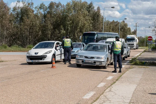 Hraniční kontrola mezi Španělskem a Portugalskem kvůli Covid19. — Stock fotografie