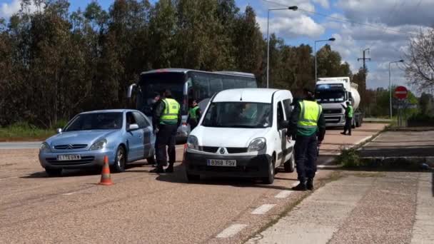 Border control between Spain and Portugal becuase of the COVID19. — Stock Video