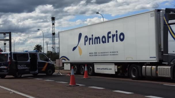 Control fronterizo entre España y Portugal gracias al COVID19 . — Vídeo de stock