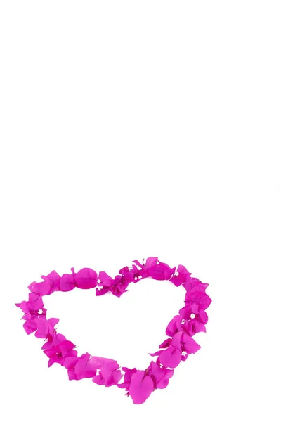 Patrón de corazón de flores de buganvillas naturales de color rosa para el día de San Valentín — Foto de Stock