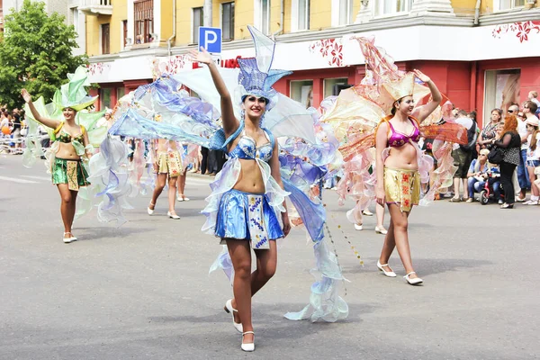Krasnojarsk Russland Juni 2013 Frauen Theaterkostümen Einer Zauberin Beim Straßenkarneval — Stockfoto
