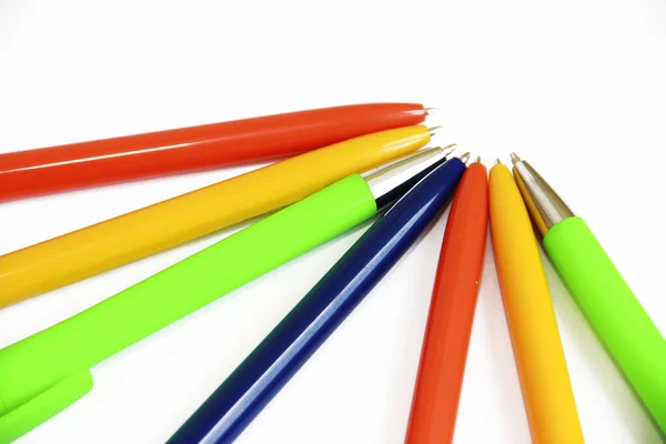 Stylos Papeterie Multicolores Pour Écrire Sur Fond Blanc — Photo