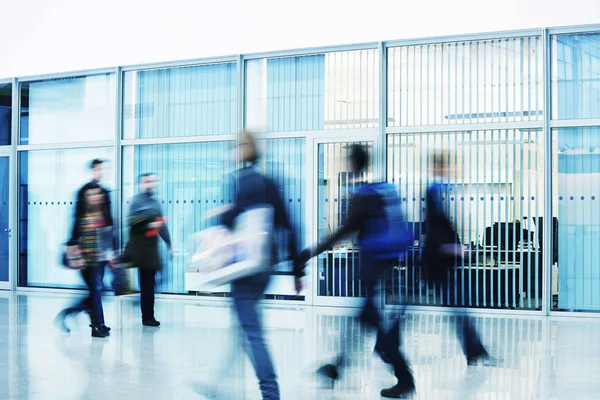 People Rushing through Corridor, Motion Blur — Stock Photo, Image