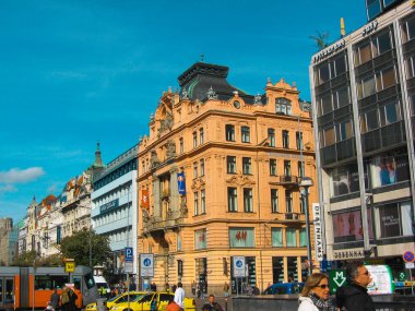 Prag, Çek Cumhuriyeti - 13 Ekim 2012: Güzel sonbahar günü.