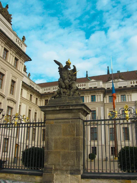 Prague, Czech Republic - October 14, 2012: Statues on the fence — 图库照片