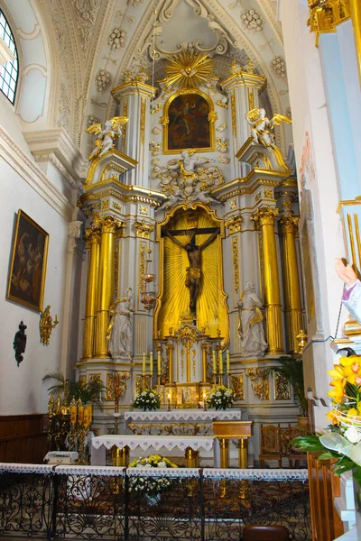 Rzeszow, Polonia - 07 de octubre de 2013: Iglesia parroquial - Iglesia gótica — Foto de Stock