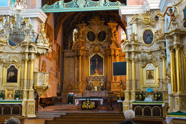 Rzeszow, Polonia - 07 de octubre de 2013: Iglesia parroquial - Iglesia gótica — Foto de Stock