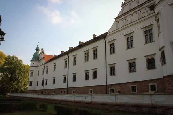 Baranow Sandomierski, Polen - 08 oktober 2013: Buitenaanzicht o — Stockfoto