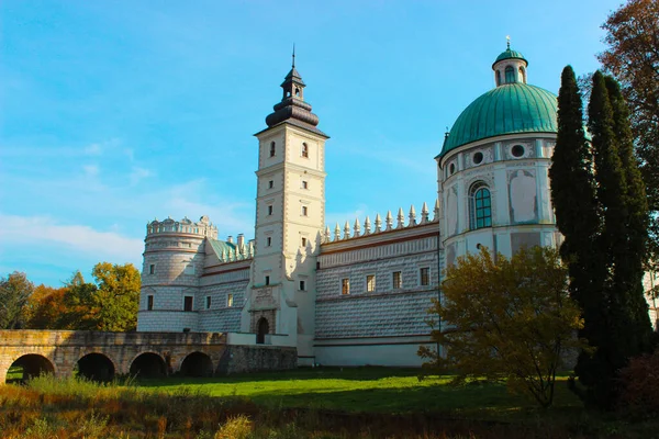 Krasiczyn, Poland - 11 October 2013: A look from the outside at — Stock Photo, Image