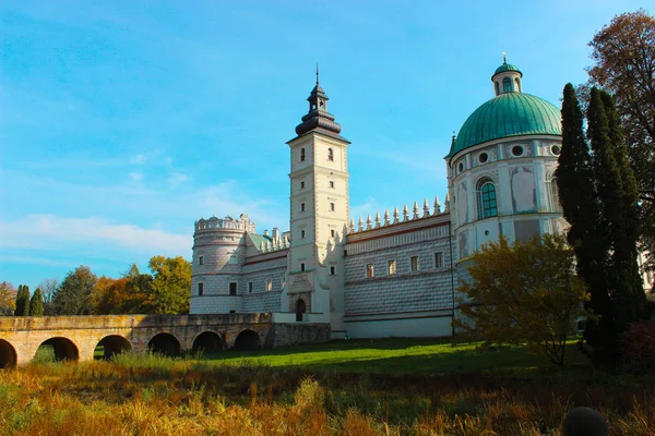 Krasiczyn, Poland - 11 October 2013: A look from the outside at — Stock Photo, Image