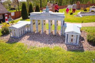 Strysza Buda, Polonya - 03 Mayıs 2014: Park minyatürü. Brandenbur.