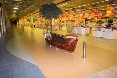 Gdynia, Polonya - 04 Mayıs 2014: tekne şeklinde bir bank