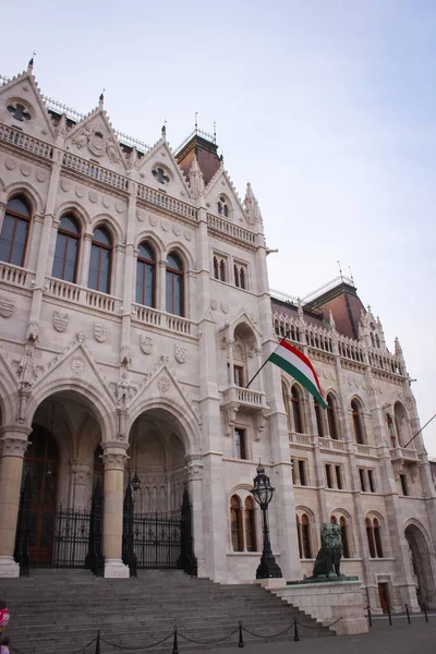 Costruzione Del Parlamento Ungherese Nei Bilanci — Foto Stock