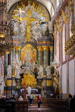 Czestochowa, Polonya - 12 Mayıs 2014: Jasna Gora Manastırı. Kilisenin iç güzelliği.
