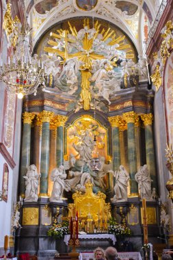 Czestochowa, Polonya - 12 Mayıs 2014: Jasna Gora Manastırı. Kilisenin iç güzelliği.