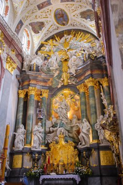 Czestochowa, Polonya - 12 Mayıs 2014: Jasna Gora Manastırı. Kilisenin iç güzelliği.