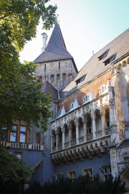 Budapeşte, Macaristan - 09 Ekim 2014: Vajdahunyad Şatosu Macaristan 'ın başkenti Budapeşte' de bulunan bir kaledir.. 