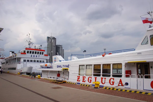 Gdynia Polonia Mayo 2014 Ferry Pasajeros Agat Amarrado Muelle — Foto de Stock