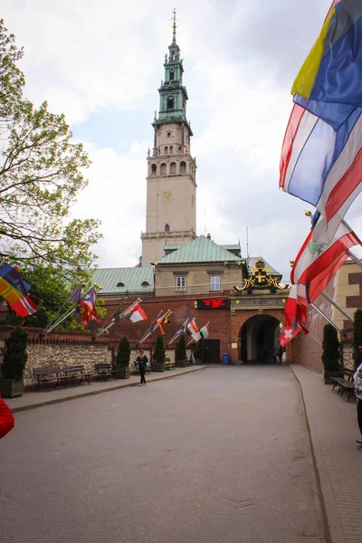 Czestochowa Polonia Maggio 2014 Monastero Santuario Jasna Gora Bandiere Sul — Foto Stock